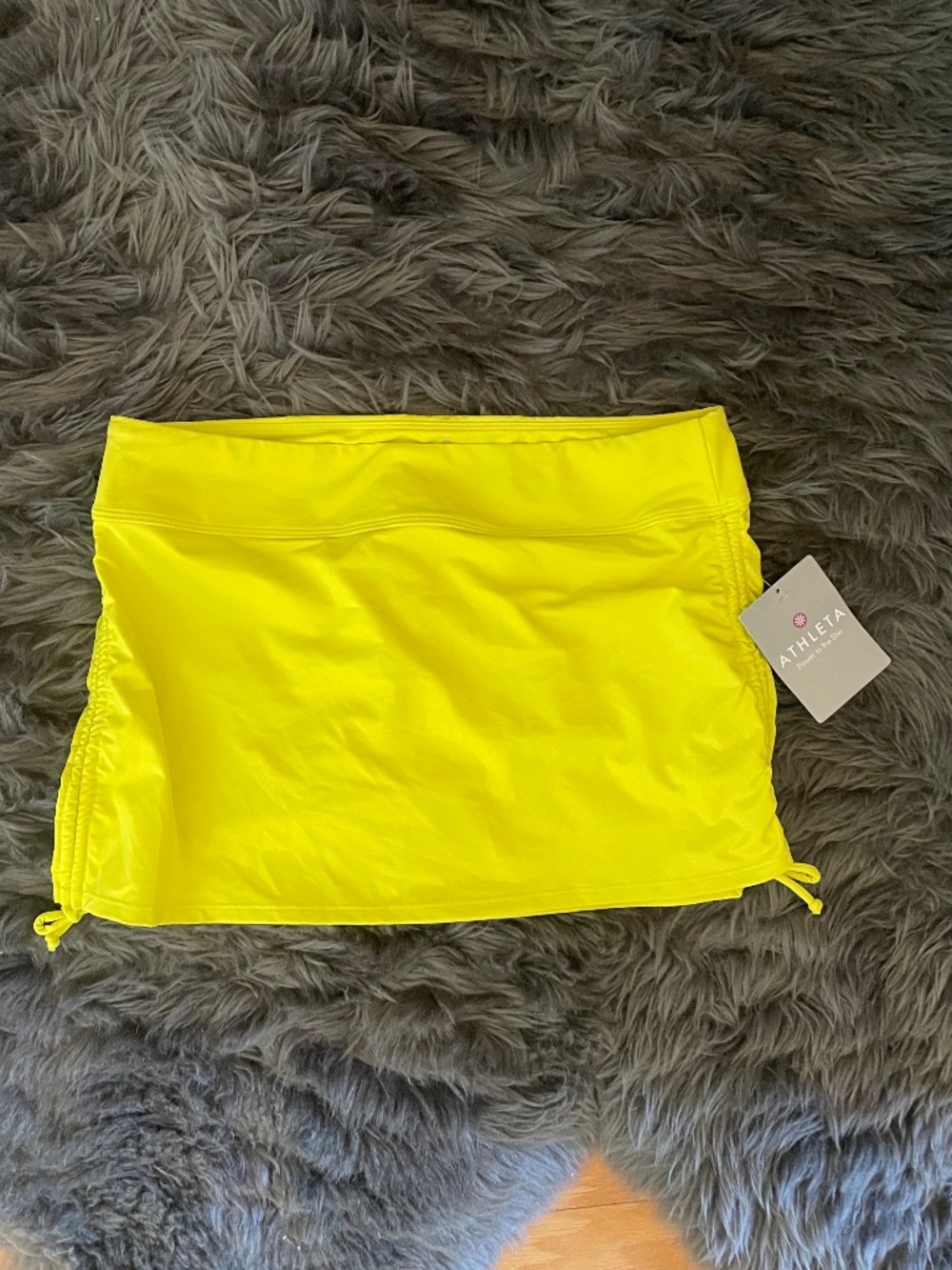Athleta yellow scrunch skirt